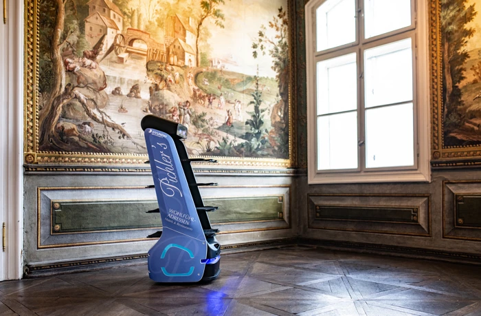 HYUNDAI SERVICE ROBOT 42